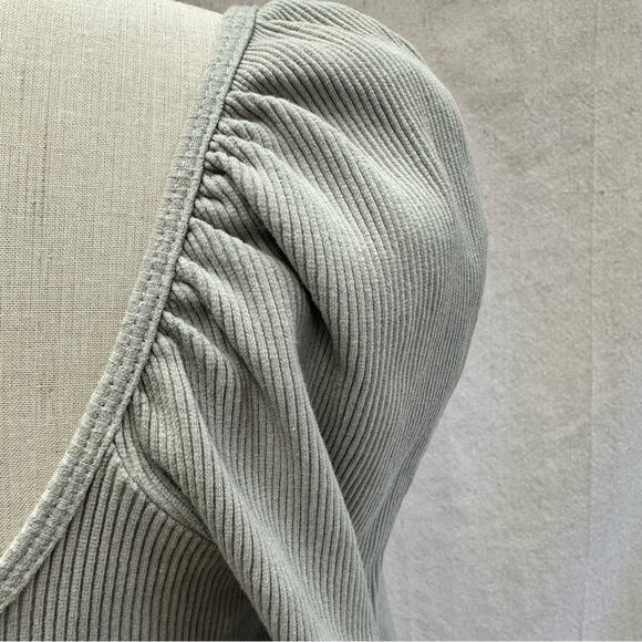Zara sage green ribbed puff sleeve semi crop top, scoop neck Medium - Picture 9 of 13
